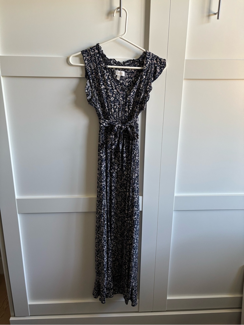 Floral Ruffled Sleeve Maxi Dress in Navy and White